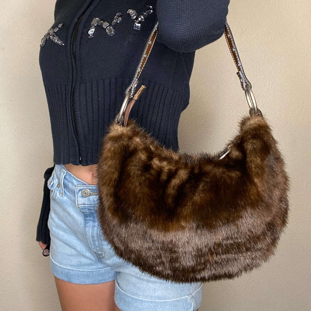 ♥️MINI CUTE BROWN FURRY BAG/BAGUETTE♥️